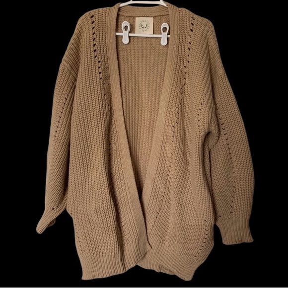 Fantastic Fawn NWOT Tan Cardigan Women’s Size L, Brand New, no tags GORGEOUS! - Picture 2 of 6